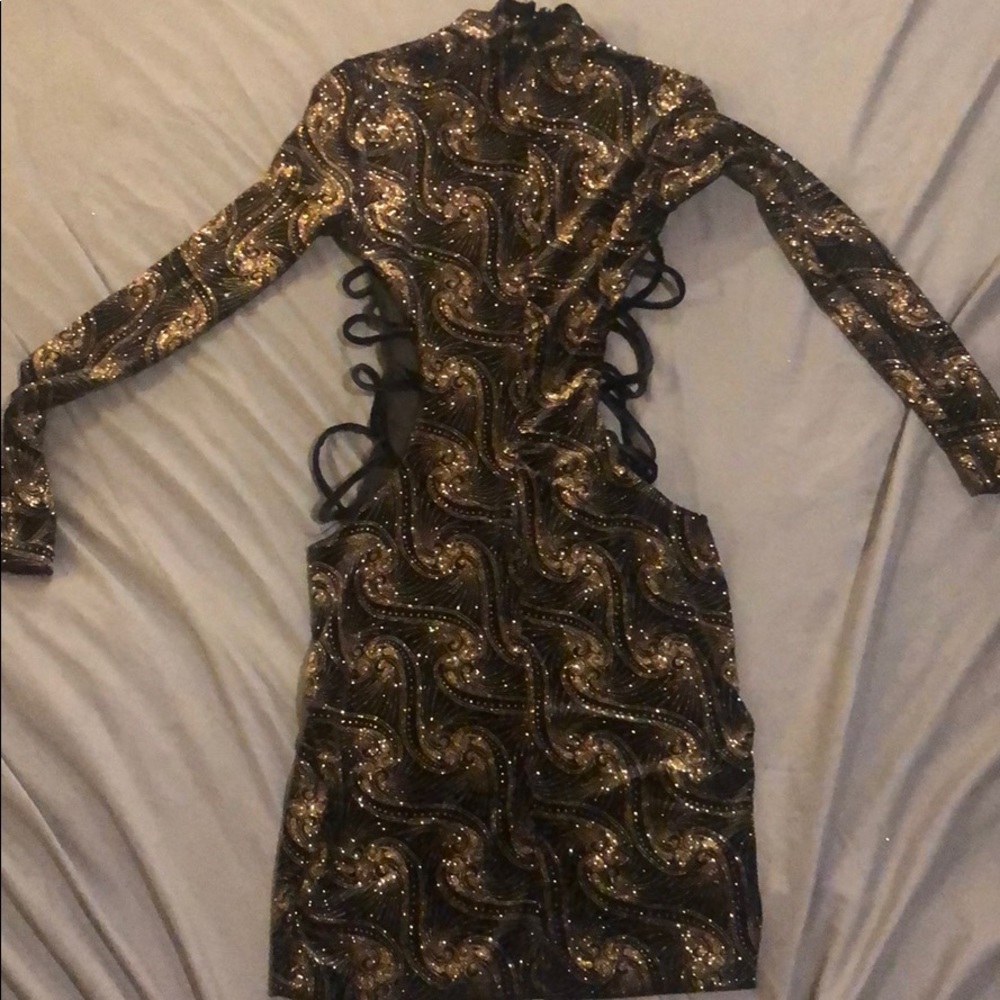 Dress - Picture 2 of 3